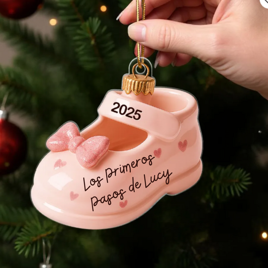 Decoración Navideña - Zapato de Bebé "Los Primeros Pasos de..."