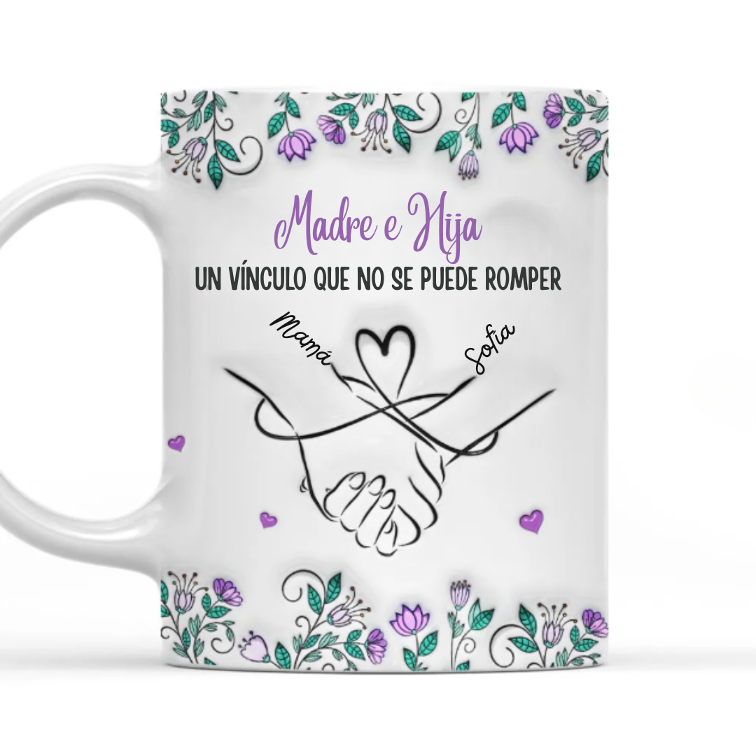 Taza personalizada “Madre e Hija” — con nombres y diseño de manos entrelazadas